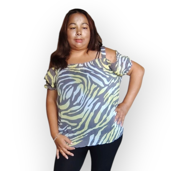 Guess Women's Medium  Black and Yellow Zebra Print Blouse - Picture 5 of 15